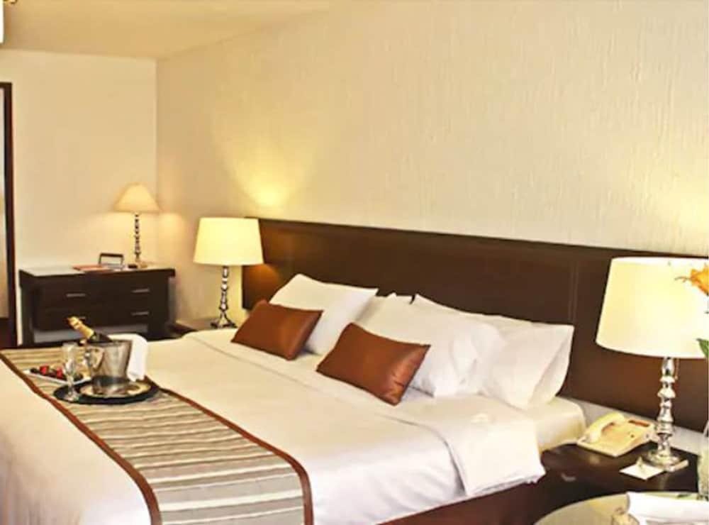 Hotel Ceo Morelia Ngoại thất bức ảnh